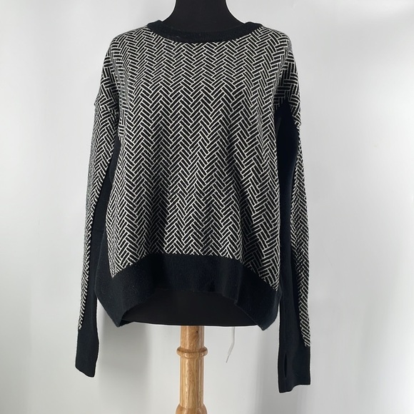 Lululemon Yogi Crew Sweater
Black / White merino wool warm layer mountain sz 8 - Picture 4 of 12